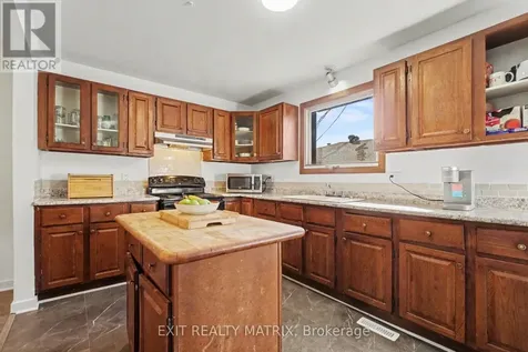 1864 Lenester Avenue Ottawa ON K2A 3W8
