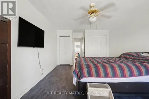 1864 Lenester Avenue Ottawa ON K2A 3W8