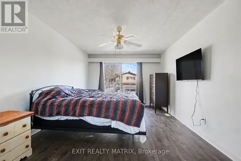 1864 Lenester Avenue Ottawa ON K2A 3W8