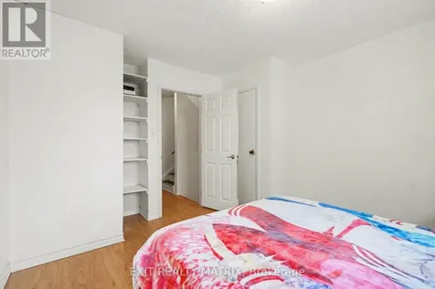 1864 Lenester Avenue Ottawa ON K2A 3W8