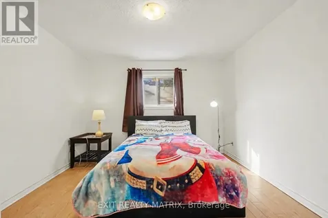 1864 Lenester Avenue Ottawa ON K2A 3W8