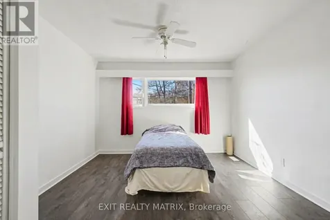 1864 Lenester Avenue Ottawa ON K2A 3W8