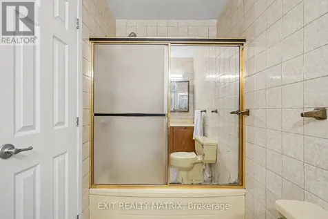 1864 Lenester Avenue Ottawa ON K2A 3W8
