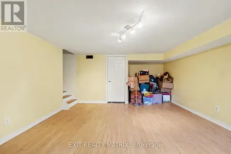 1864 Lenester Avenue Ottawa ON K2A 3W8