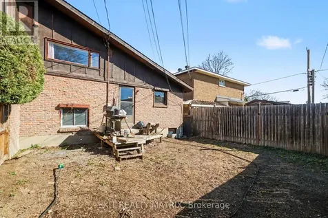 1864 Lenester Avenue Ottawa ON K2A 3W8