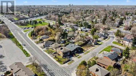 1864 Lenester Avenue Ottawa ON K2A 3W8