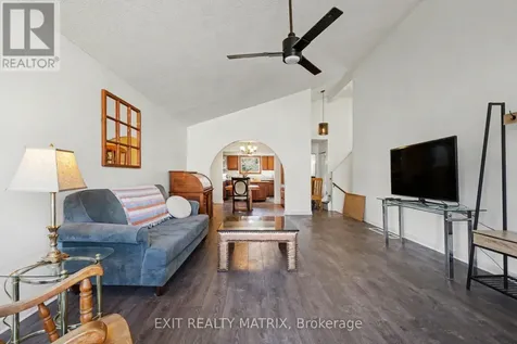 1864 Lenester Avenue Ottawa ON K2A 3W8