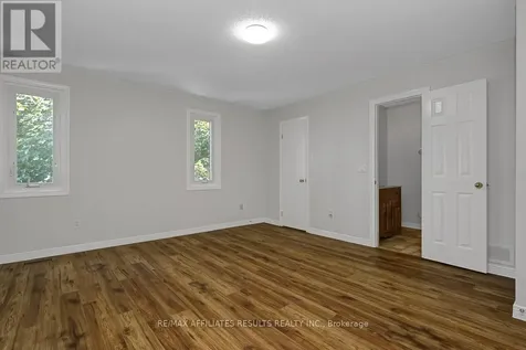 93 Mountshannon Drive Ottawa ON K2J 4C2