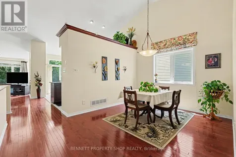 4 Burnstead Crescent Ottawa ON K2M 2T4