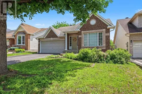 4 Burnstead Crescent Ottawa ON K2M 2T4