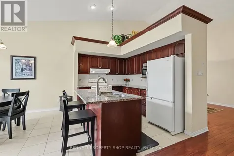 4 Burnstead Crescent Ottawa ON K2M 2T4
