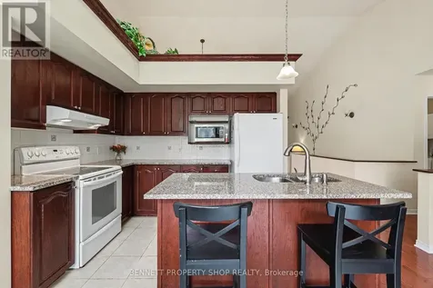 4 Burnstead Crescent Ottawa ON K2M 2T4