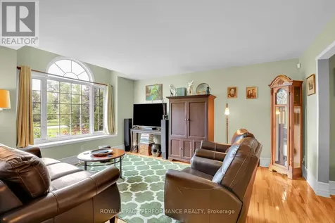 6115 Kaycourt Drive Ottawa ON K0A 2W0
