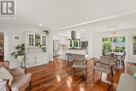 1961 Oakdean Crescent Ottawa ON K1J 6H6