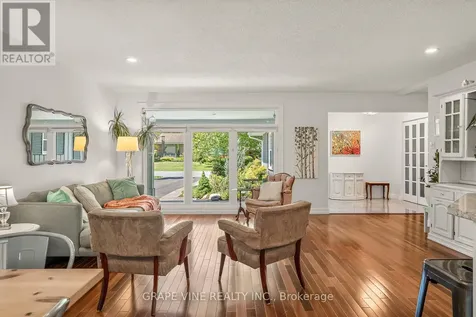 1961 Oakdean Crescent Ottawa ON K1J 6H6