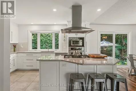 1961 Oakdean Crescent Ottawa ON K1J 6H6