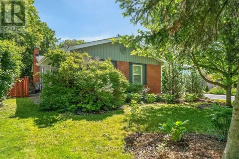 1961 Oakdean Crescent Ottawa ON K1J 6H6