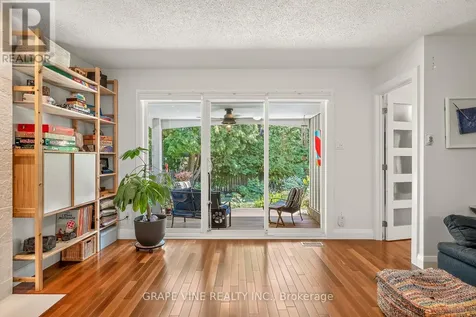 1961 Oakdean Crescent Ottawa ON K1J 6H6
