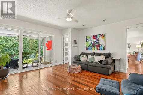 1961 Oakdean Crescent Ottawa ON K1J 6H6