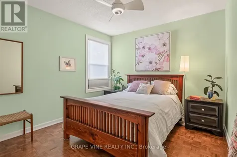 1961 Oakdean Crescent Ottawa ON K1J 6H6