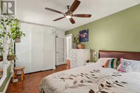 1961 Oakdean Crescent Ottawa ON K1J 6H6