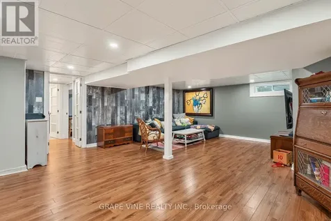 1961 Oakdean Crescent Ottawa ON K1J 6H6
