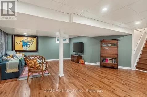 1961 Oakdean Crescent Ottawa ON K1J 6H6