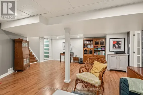 1961 Oakdean Crescent Ottawa ON K1J 6H6