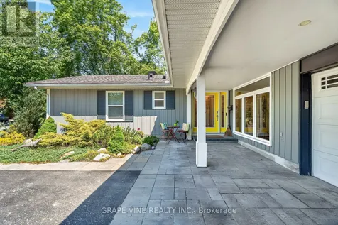 1961 Oakdean Crescent Ottawa ON K1J 6H6
