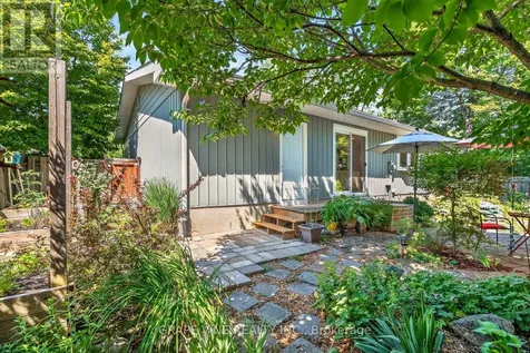 1961 Oakdean Crescent Ottawa ON K1J 6H6