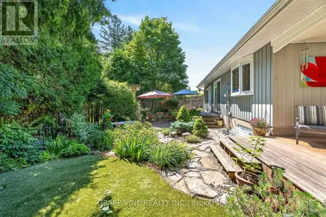 1961 Oakdean Crescent Ottawa ON K1J 6H6