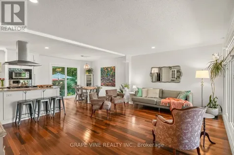 1961 Oakdean Crescent Ottawa ON K1J 6H6