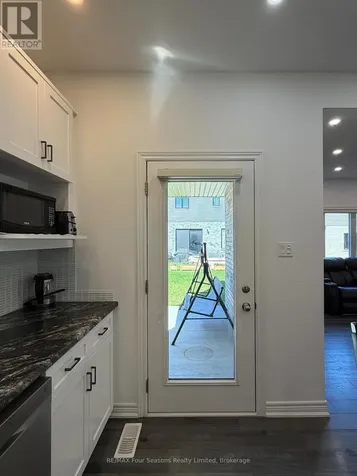 72 Mclean Avenue Collingwood ON L9Y 4B3