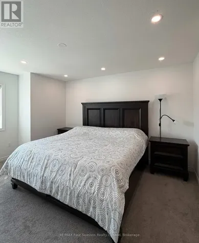 72 Mclean Avenue Collingwood ON L9Y 4B3