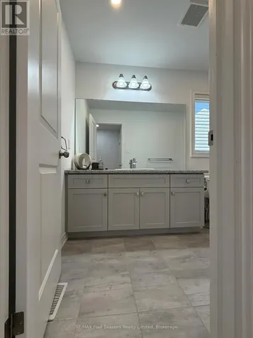72 Mclean Avenue Collingwood ON L9Y 4B3