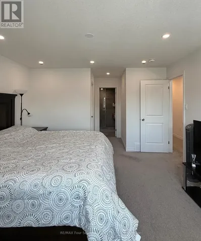 72 Mclean Avenue Collingwood ON L9Y 4B3