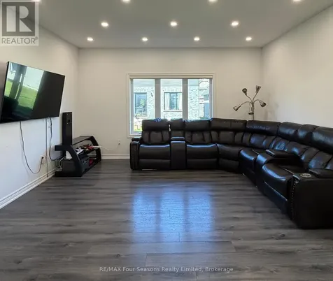 72 Mclean Avenue Collingwood ON L9Y 4B3