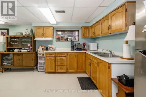 77 Laidlaw Street Wasaga Beach ON L9Z 2L2