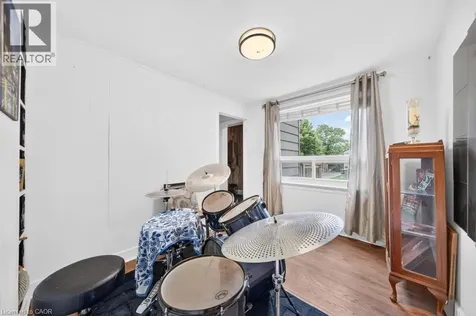 726 Brighton Avenue Hamilton ON L8H 6H6