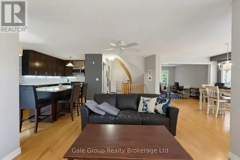 209 Hilltop Drive North Dumfries ON N0B 1E0
