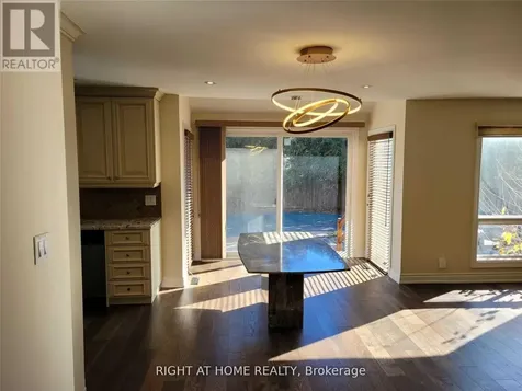 1080 Glenashton Drive Oakville (wc Wedgewood Creek) ON L6H 4B9