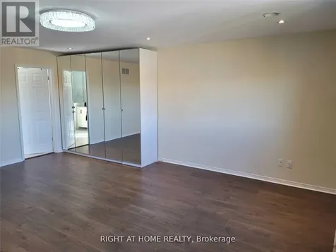 1080 Glenashton Drive Oakville (wc Wedgewood Creek) ON L6H 4B9