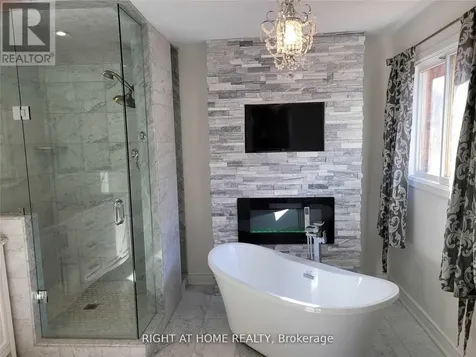 1080 Glenashton Drive Oakville (wc Wedgewood Creek) ON L6H 4B9