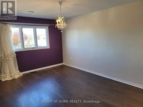 1080 Glenashton Drive Oakville (wc Wedgewood Creek) ON L6H 4B9