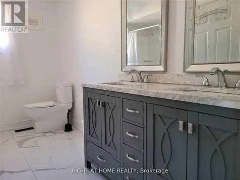 1080 Glenashton Drive Oakville (wc Wedgewood Creek) ON L6H 4B9