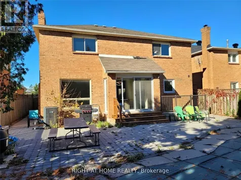 1080 Glenashton Drive Oakville (wc Wedgewood Creek) ON L6H 4B9