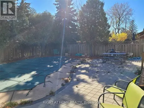 1080 Glenashton Drive Oakville (wc Wedgewood Creek) ON L6H 4B9