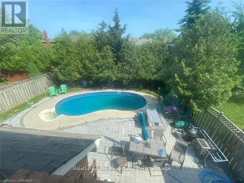 1080 Glenashton Drive Oakville (wc Wedgewood Creek) ON L6H 4B9