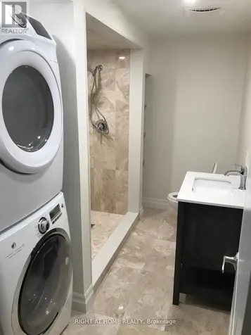 1080 Glenashton Drive Oakville (wc Wedgewood Creek) ON L6H 4B9