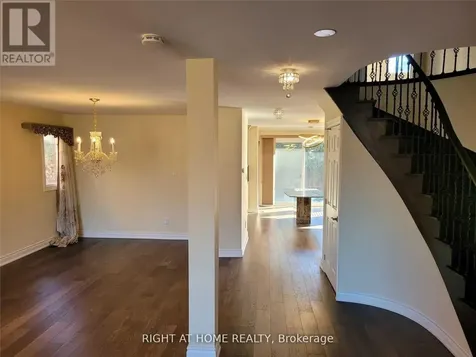 1080 Glenashton Drive Oakville (wc Wedgewood Creek) ON L6H 4B9